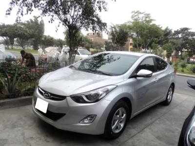 hyundai-elantra-2013-plateado